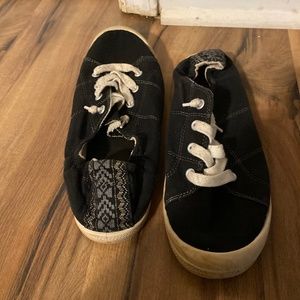 Steven madden slip ons